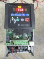 Allen Bradley 22B-A8P0N114 powerFlex40 AC Drive 1.5kW/2HP 200-240V 8A A *Tested*