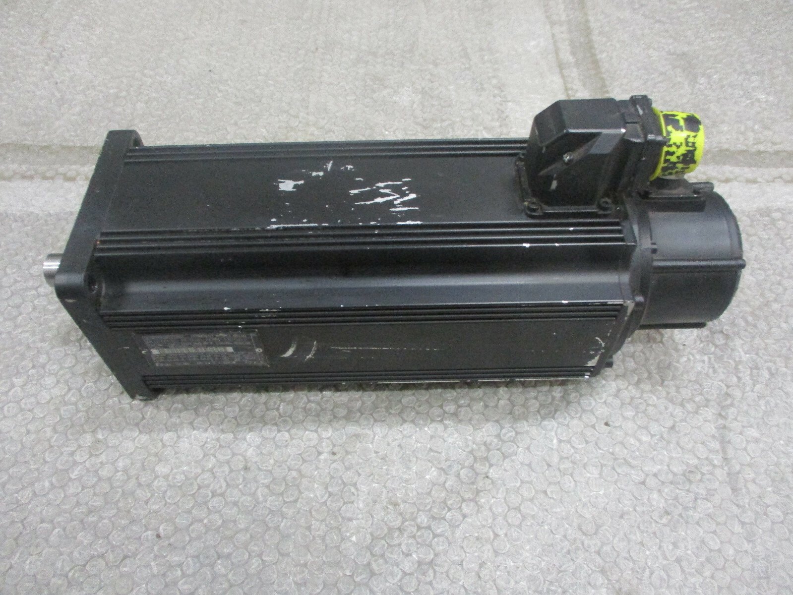 Indramat-MDD093C-N-030-N2M-110GB0-Permanent-Magnet-Servo-Motor-32A-20Nm-Tested-153372060770 Indramat MDD093C-N-030-N2M-110GB0 Permanent Magnet Servo Motor 32A 20Nm *Tested* - Image 1