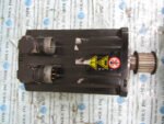 Moog G424-604 G400 Series AC Servo Motor Typ: G4L20 1.8kW 4.7N.m 6.7Amp *Tested*