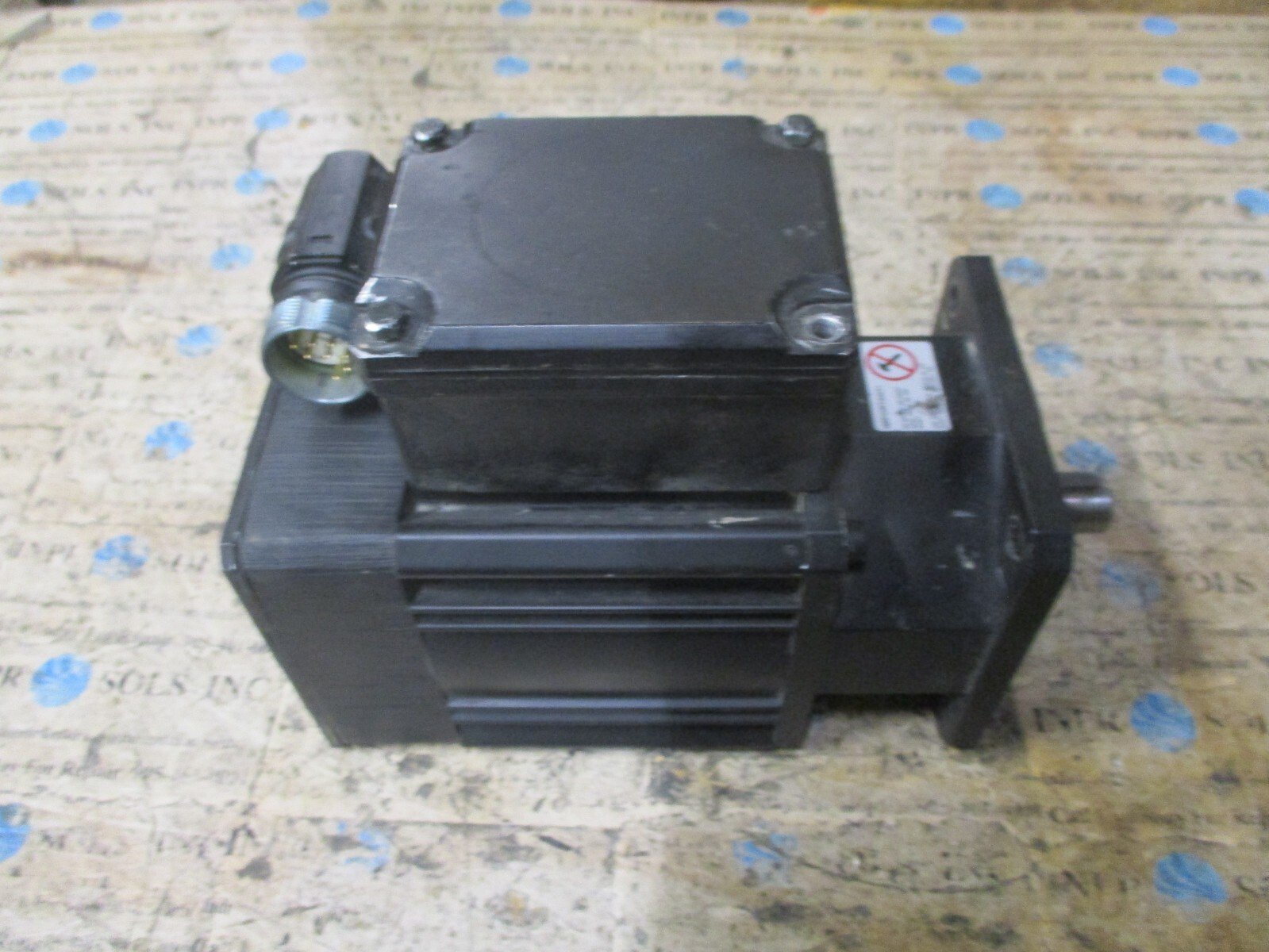 OSAI-DS-45-S-AC-Servo-Motor-DS45-S-540V-063kW-6000rpm-Mo085Nm-Io14ATested-166689521310 OSAI DS 45-S AC Servo Motor DS45-S 540V 0.63kW 6000rpm Mo=0.85Nm Io=1.4A*Tested* - Image 1