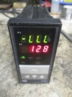 YHC TME TME-7411Z Temperature Controller 0-400C 220VAC YHC TME 7411Z *Tested*
