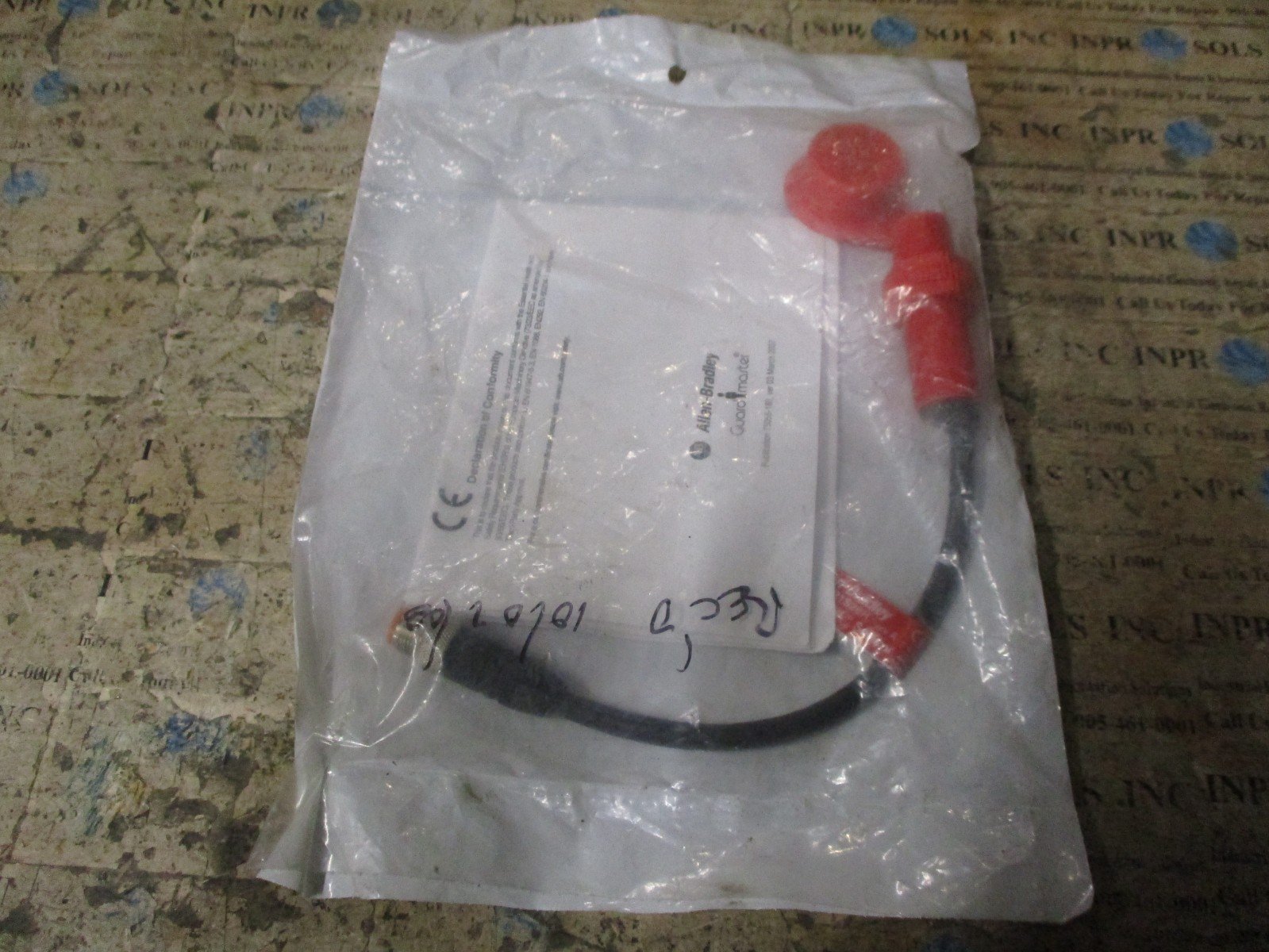 Allen-Bradley-440N-Z21S26H-SensaGuard-Non-Contact-Switch-24VDC-25mm-Ser-A-NEW-157242439371 Allen Bradley 440N-Z21S26H SensaGuard Non-Contact Switch 24VDC 25mm Ser A *NEW* - Image 1