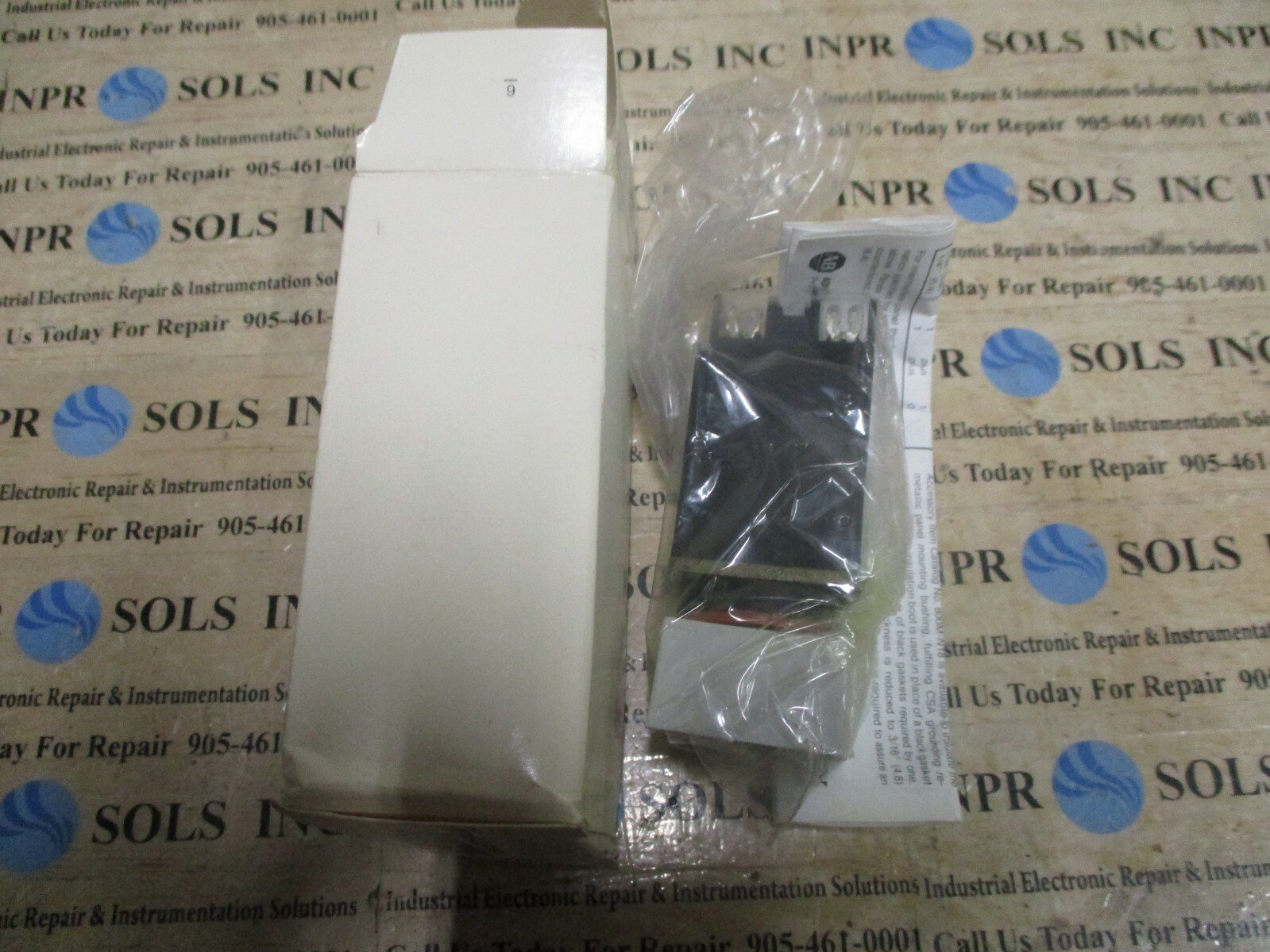 Allen-Bradley-800MS-QLR10S-Samll-Square-Pilot-Light-120VAC-Ser-D-RED-LED-NEW-154826368851 Allen Bradley 800MS-QLR10S Samll Square Pilot Light 120VAC Ser D RED LED *NEW* - Image 1