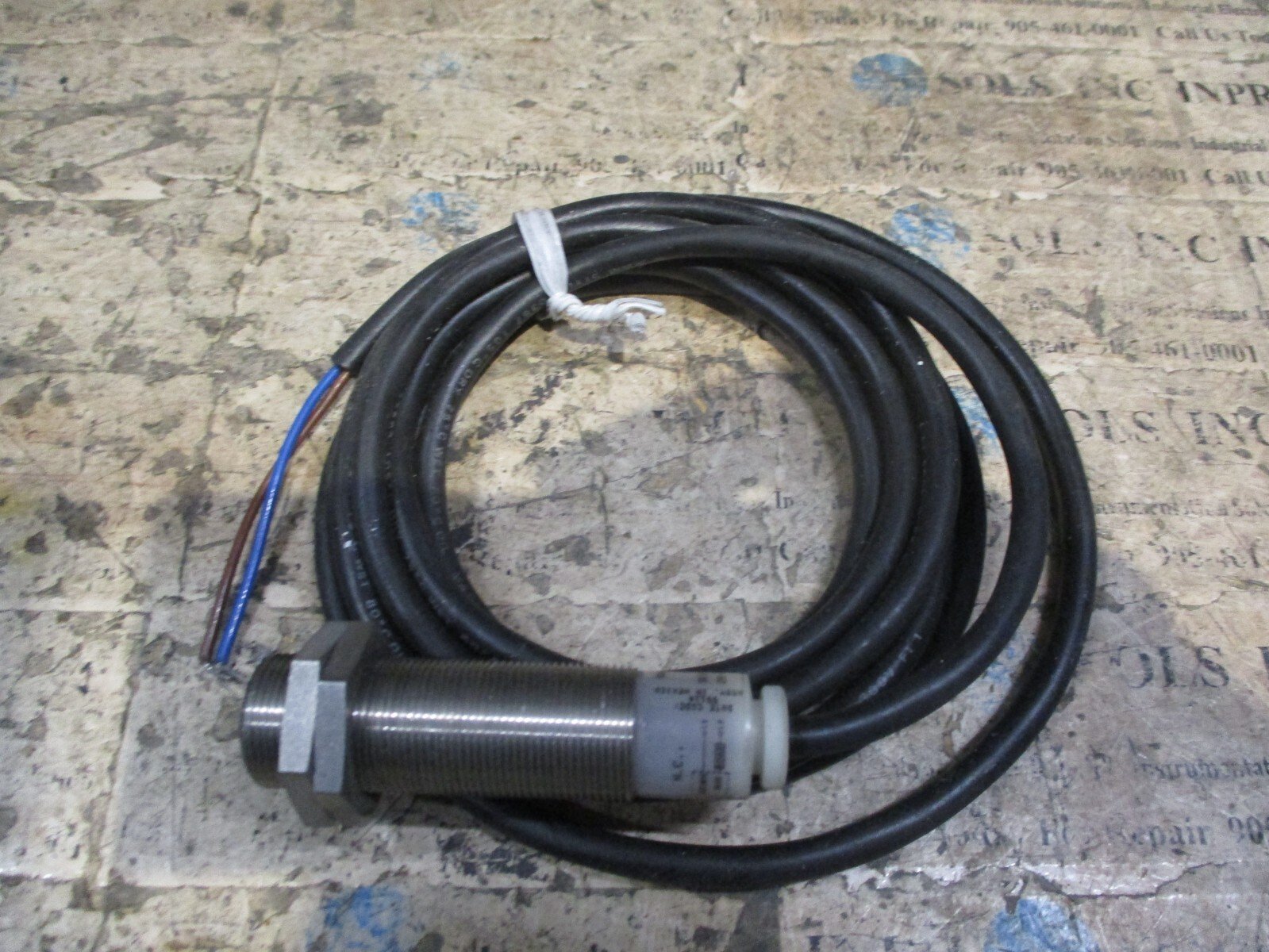 Cutler-Hammer-E57LBL18A2-Tubular-Proximity-Sensor-20-250VAC-Series-E1-3ATested-156549023551 Cutler-Hammer E57LBL18A2 Tubular Proximity Sensor 20-250VAC Series E1 3A*Tested* - Image 1