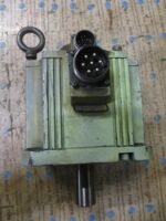 Mitsubishi HC-SF352 AC Servo Motor 146V 17A 3.5kW 2000rpm *Crack Connec *Tested* - Image 3