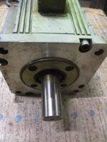 Mitsubishi HC-SF352 AC Servo Motor 146V 17A 3.5kW 2000rpm *Crack Connec *Tested* - Image 4