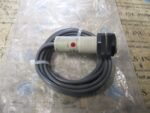 Omron E3F2-DS10C4-N Photoelectric Switch 10-30VDC Omron E3F2-DS10C4-N *Tested*