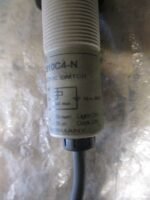 Omron E3F2-DS10C4-N Photoelectric Switch 10-30VDC Omron E3F2-DS10C4-N *Tested* - Image 8