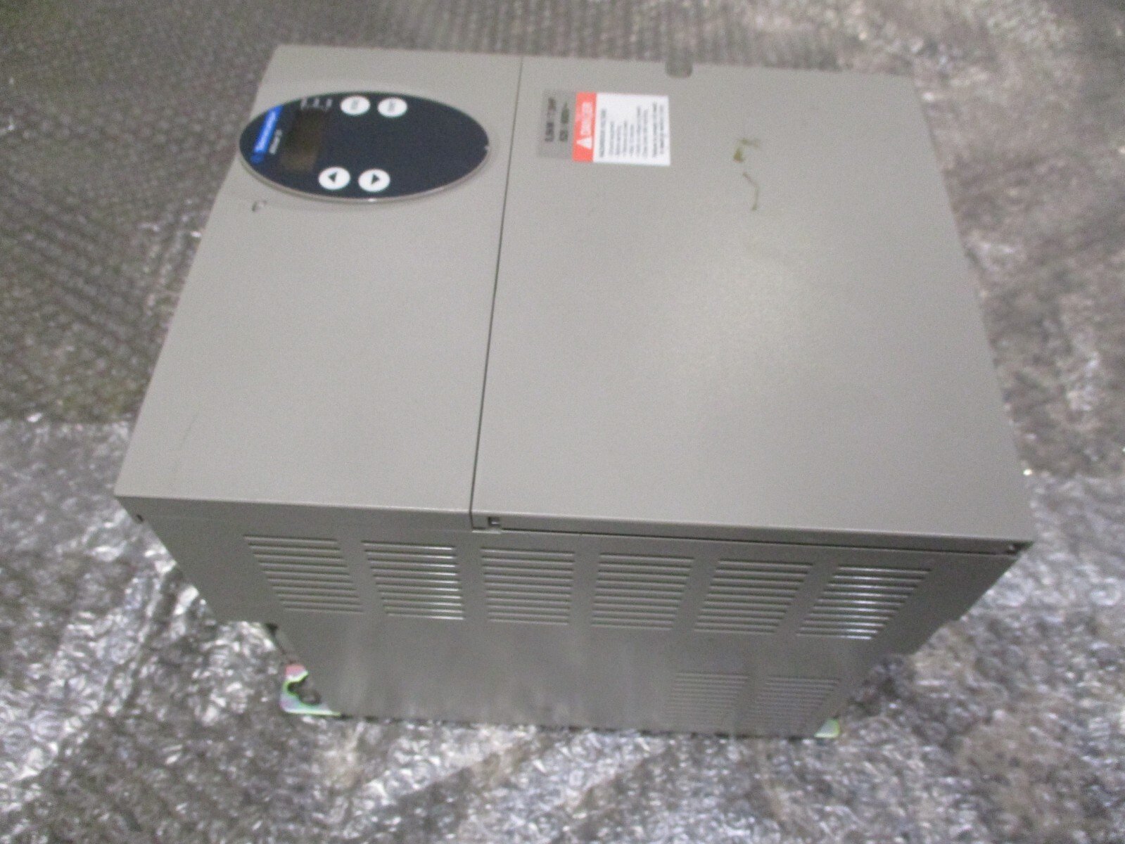 Telemecanique-ATV31HU55S6X-Altivar-31-AC-Drive-600VAC-55kW-75HP-9Amp-Tested-166440240421 Telemecanique ATV31HU55S6X Altivar 31 AC Drive 600VAC 5.5kW 7.5HP 9Amp *Tested* - Image 1
