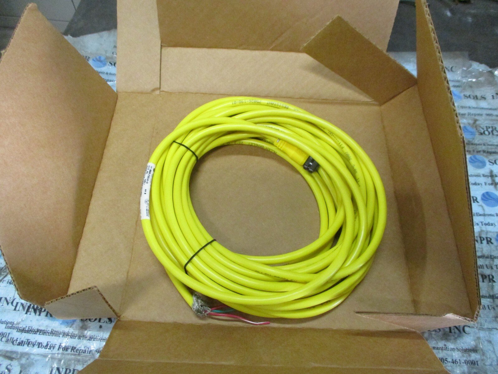 Allen-Bradley-889-F3ECA-10-Cordset-cable-250VAC-4Amp-Series-B-BRAND-NEW-154503067042 Allen Bradley 889-F3ECA-10 Cordset cable 250VAC 4Amp Series B *BRAND NEW* - Image 1