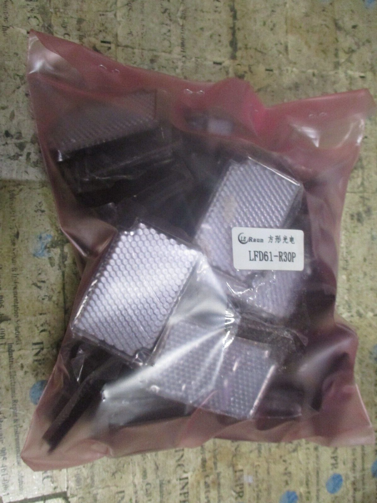 LE-Raun-LFD61-R30P-Reflective-Glass-Module-LE-Raun-LFD61-R30P-NEW-FULL-LOT-167284866852 LE Raun LFD61-R30P Reflective Glass Module LE Raun LFD61-R30P *NEW FULL LOT* - Image 1