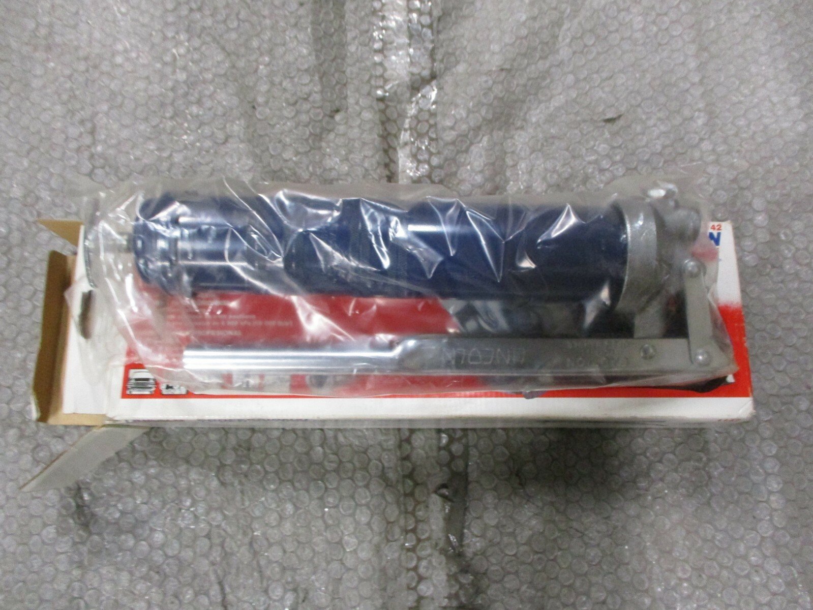 LINCOLN-1142-Professional-Lever-Action-Grease-Gun-Develop-10000PSI-Pres-NEW-154234824732 LINCOLN 1142 Professional Lever Action Grease Gun Develop 10,000PSI Pres. *NEW* - Image 1