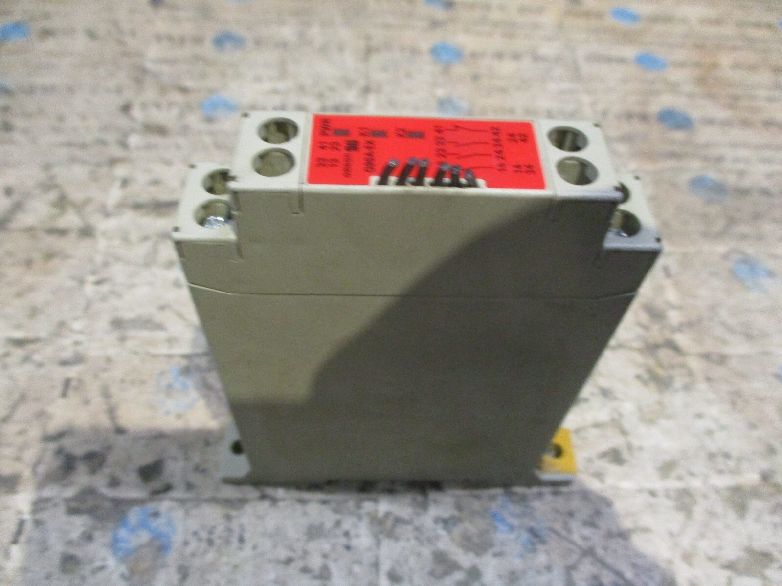 Omron-Sti-G9SA-EX301-Safety-Relay-Unit-Expansion-Unit-250VAC-30VDC-5A2ATested-156545380542 Omron Sti G9SA-EX301 Safety Relay Unit Expansion Unit 250VAC 30VDC 5A/2A*Tested* - Image 1