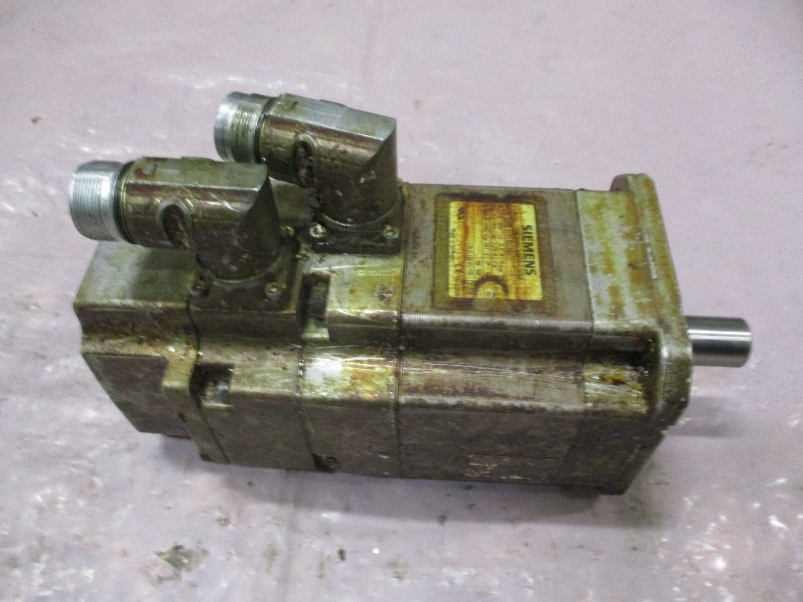 Siemens-1FK7042-5AF71-1EG0-Brushless-Servo-Motor-267VAC-3Ph-22A-3Nm-Tested-156543326742 Siemens 1FK7042-5AF71-1EG0 Brushless Servo Motor 267VAC 3Ph 2.2A 3Nm *Tested* - Image 1