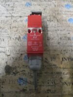 Allen Bradley 440K-E33014 Guardmaster Safety Switch Ser B ELF-3 Switch *Tested* - Image 3