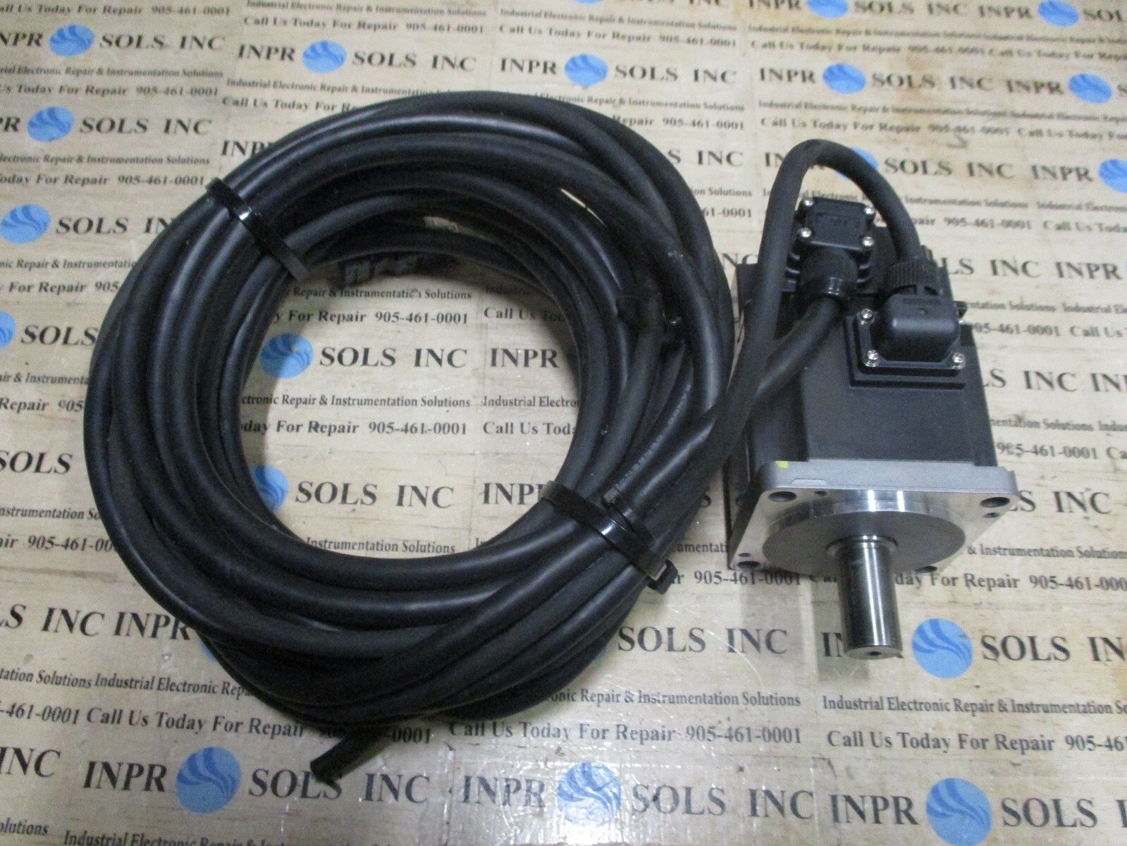 Mitsubishi-HG-KR23-AC-Servo-Motor-With-Cable-119VAC-13A-200W-3000rpm-Tested-165315892003 Mitsubishi HG-KR23 AC Servo Motor With Cable 119VAC 1.3A 200W 3000rpm *Tested* - Image 1
