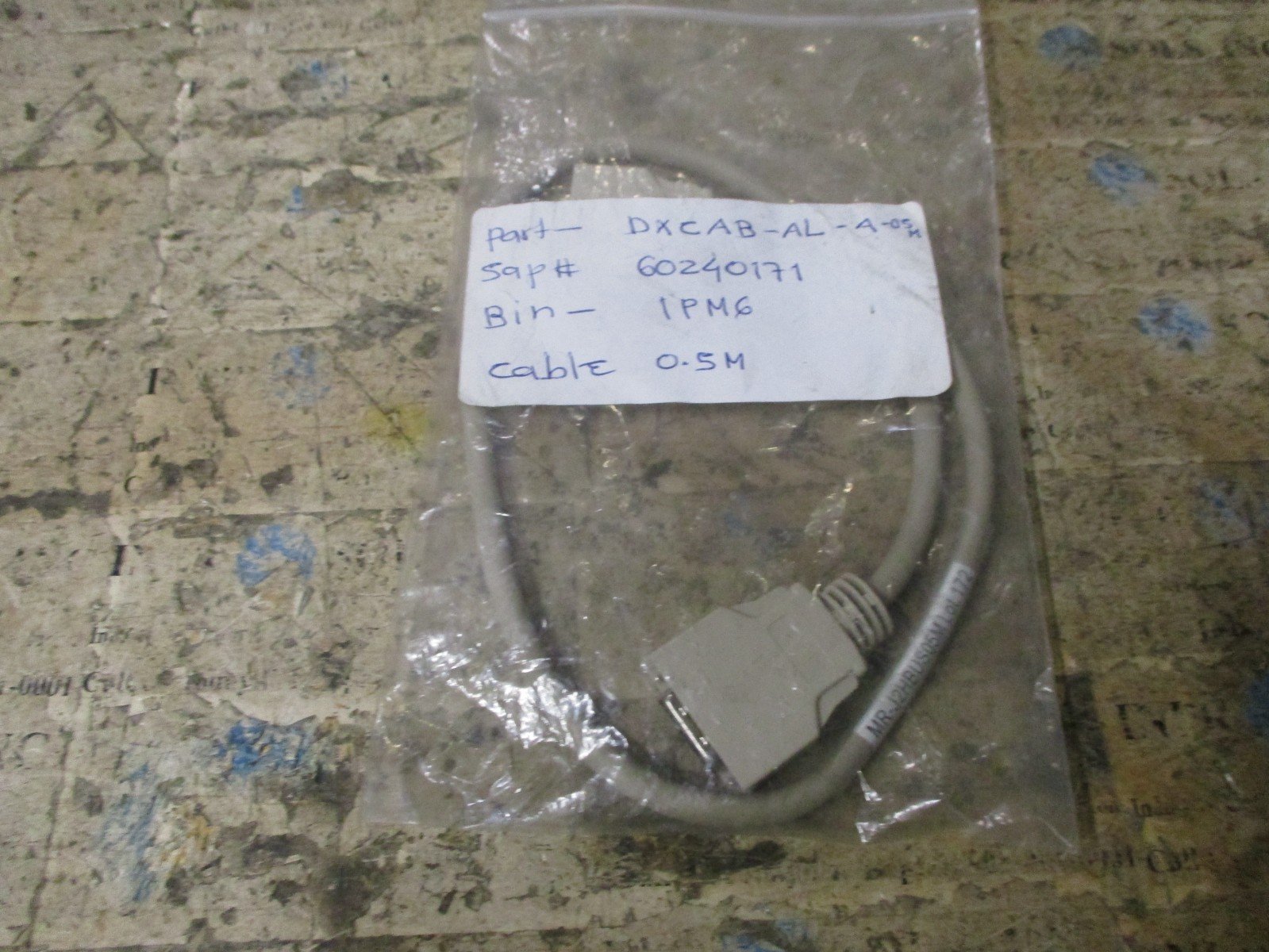 Mitsubishi-MRJ2HBUS05M-MRJ2-SSCNET-servo-drive-bus-cable-05meter-NEW-157244949873 Mitsubishi MR‑J2HBUS05M MR‑J2 SSCNET servo drive bus cable 0.5meter *NEW* - Image 1
