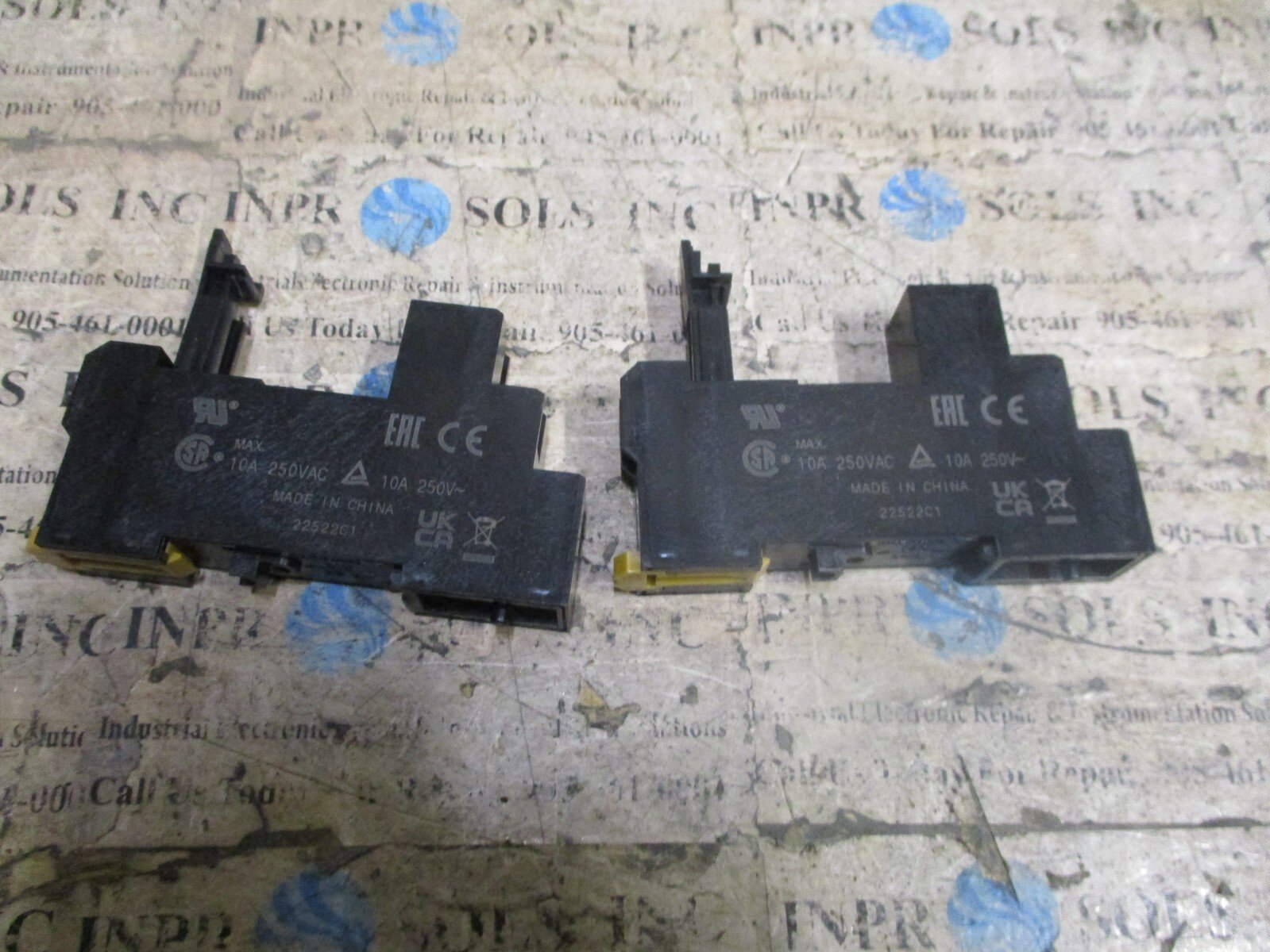 OMRON-22522C1-Relay-Socket-10A-250VAC-OMRON-22522C1-Lot-of-2NEW-NO-BOX-165997462383 OMRON 22522C1 Relay Socket 10A 250VAC OMRON 22522C1 ***Lot of 2***NEW NO BOX* - Image 1