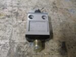 Omron D4CC-4031 Compact Limit Switch Plunger Actuator 1A 30VDC IP67 *Tested*