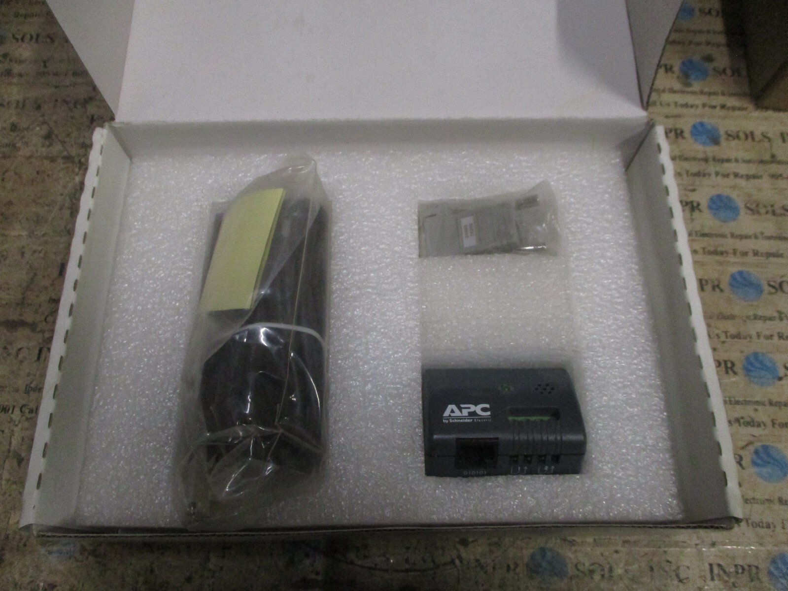 Schneider-3400378000-Schneider-APC-34003779-Environment-Sensor-00DB-NT-03-NEW-166430353233 Schneider 3400378000 Schneider APC 34003779 Environment Sensor 00DB-NT 03 *NEW* - Image 1