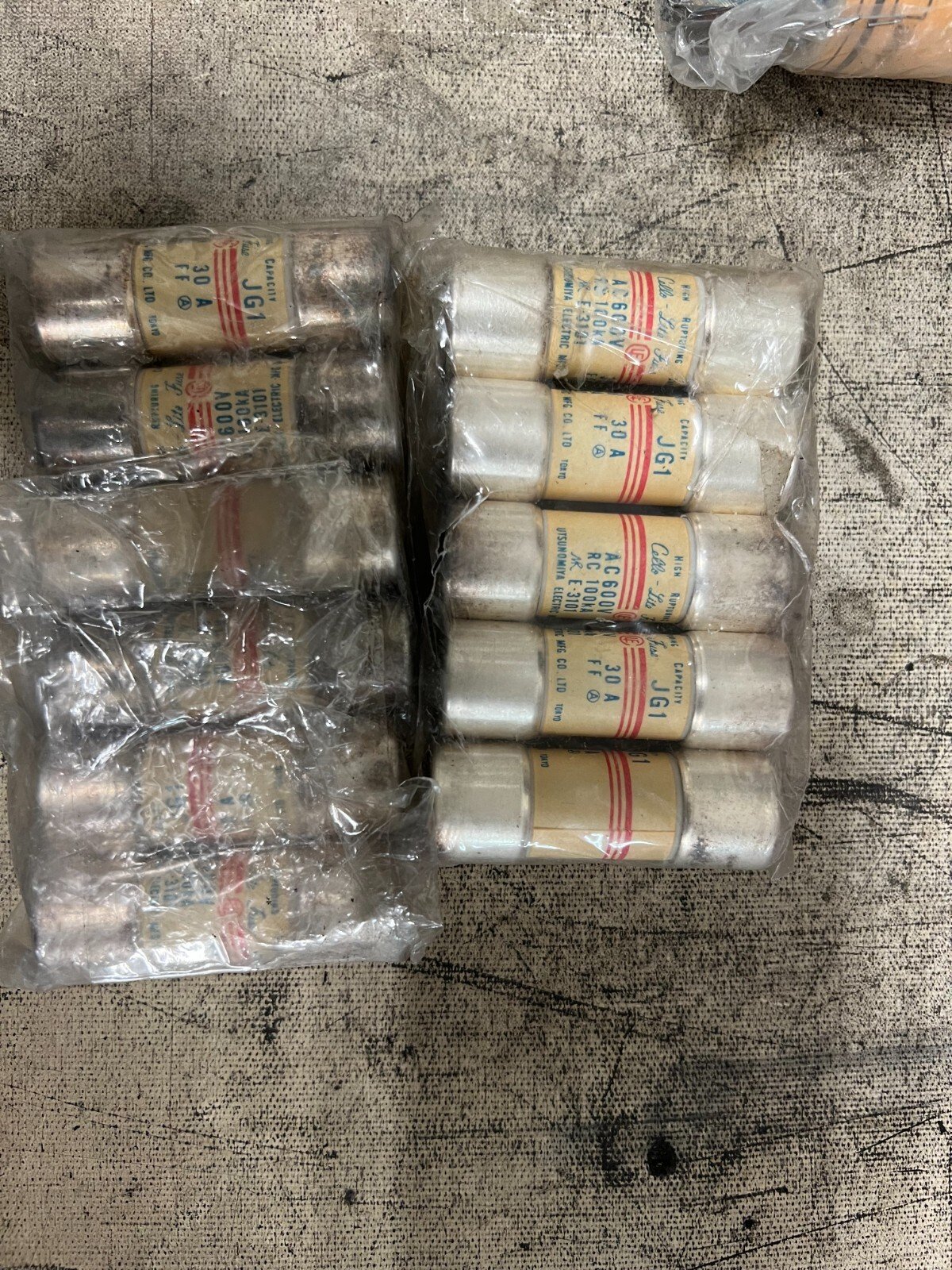 Utsunomiya-JG1-Fuse-30A-30Amps-Tested-LOT-OF-11-NEW-155346021773 Utsunomiya JG1 Fuse 30A 30Amps Tested *LOT OF 11 NEW* - Image 1