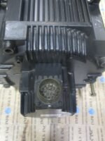 Yaskawa SGMD-32AWA-YR12 AC Servo Motor 3200W 15.3N.m 20.9A 2000rpm *Tested* - Image 8