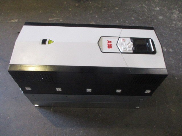 ABB-ACS880-01-124A-5D150-VFD-AC-Drive-124A-400-500V-Frame-R6-107kVA-Tested-157982106544 ABB ACS880-01-124A-5+D150 VFD AC Drive 124A 400-500V Frame R6 107kVA *Tested* - Image 1