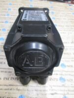 Allen Bradley MPL-B330P-SJ72AA Kinetix AC Servo Motor 460VAC 1.8kW 2.4HP*Tested* - Image 8