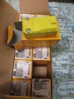 HUBBELL HBL5869VYCN HBLO Valiseo Connector Female 15A 125V 2P 2W **10 Lot***NEW* - Image 3
