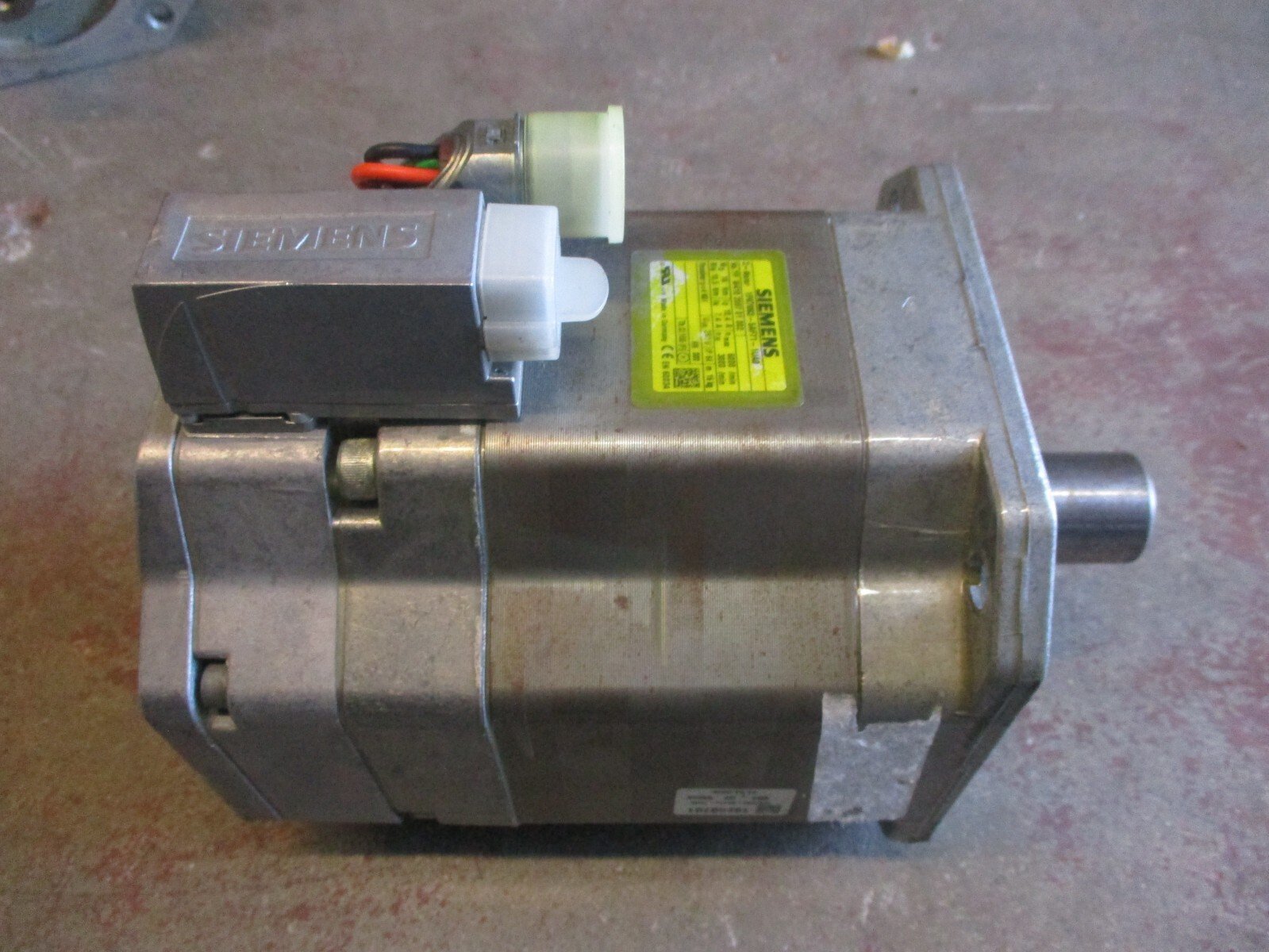 Siemens-1FK7083-5AF71-1UA0-AC-Servo-Motor-16Nm-291V-10A-60003000rpm-Tested-155748031784 Siemens 1FK7083-5AF71-1UA0 AC Servo Motor 16Nm 291V 10A 6000/3000rpm *Tested* - Image 1