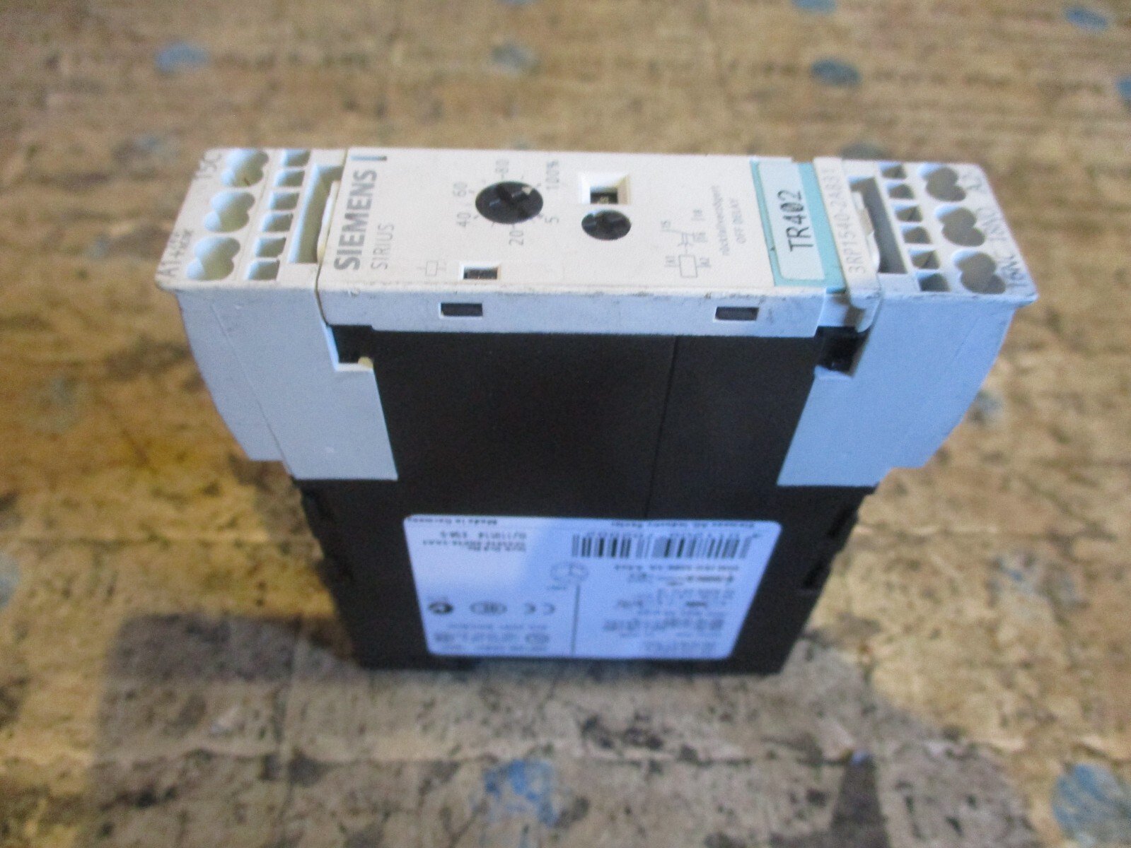 Siemens-3RP1540-2AB31-SIRIUS-Safety-Relay-300VAC-3ZX1012-0RP15-1AA1-Tested-156515236824 Siemens 3RP1540-2AB31 SIRIUS Safety Relay 300VAC 3ZX1012-0RP15-1AA1 *Tested* - Image 1
