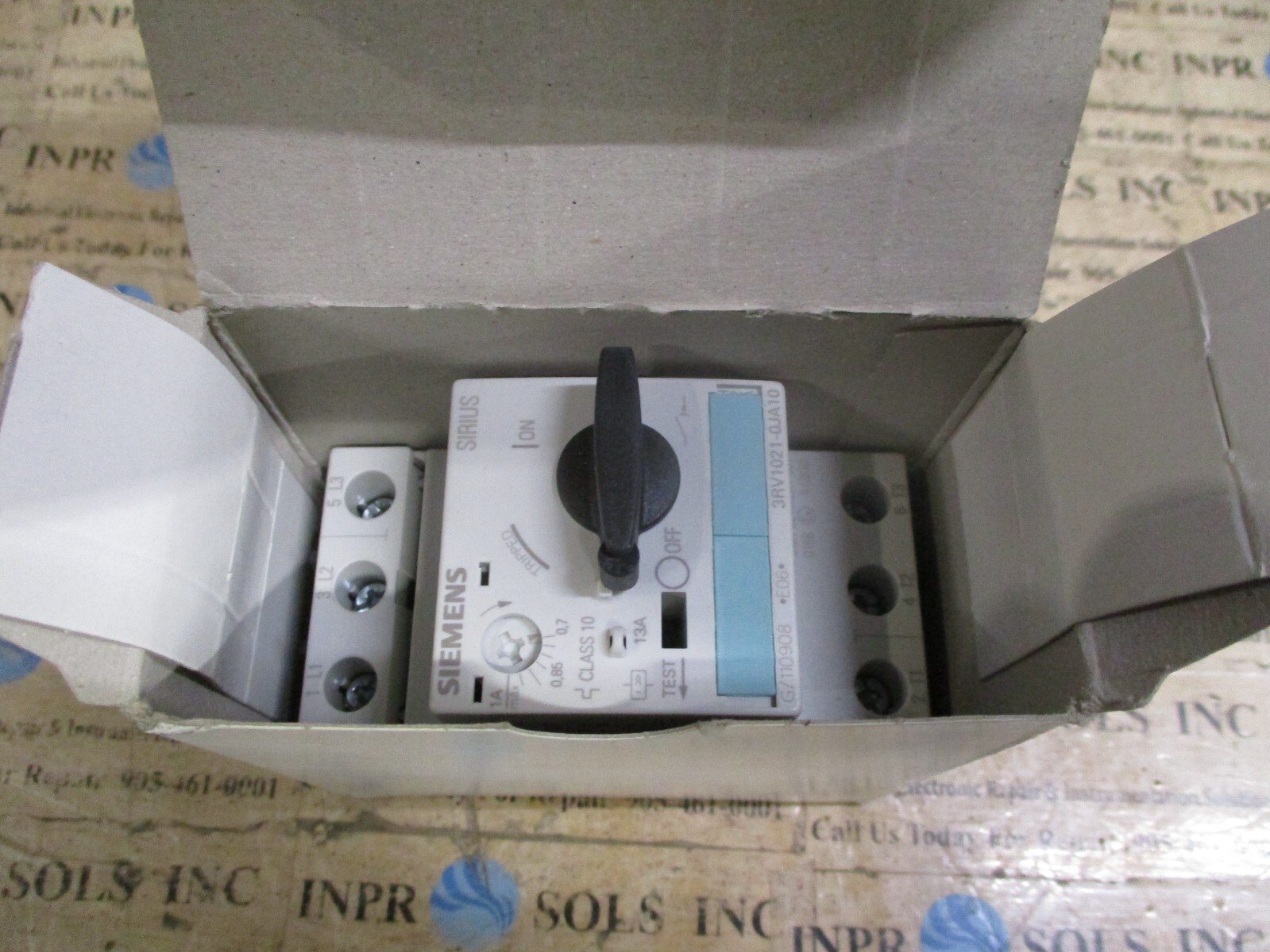 Siemens-3RV1021-0JA10-SIRIUS-Motor-Starter-Circuit-Breaker-07-1A-50Hz-NEW-165809271504 Siemens 3RV1021-0JA10 SIRIUS Motor Starter Circuit Breaker 0.7-1A 50Hz *NEW* - Image 1