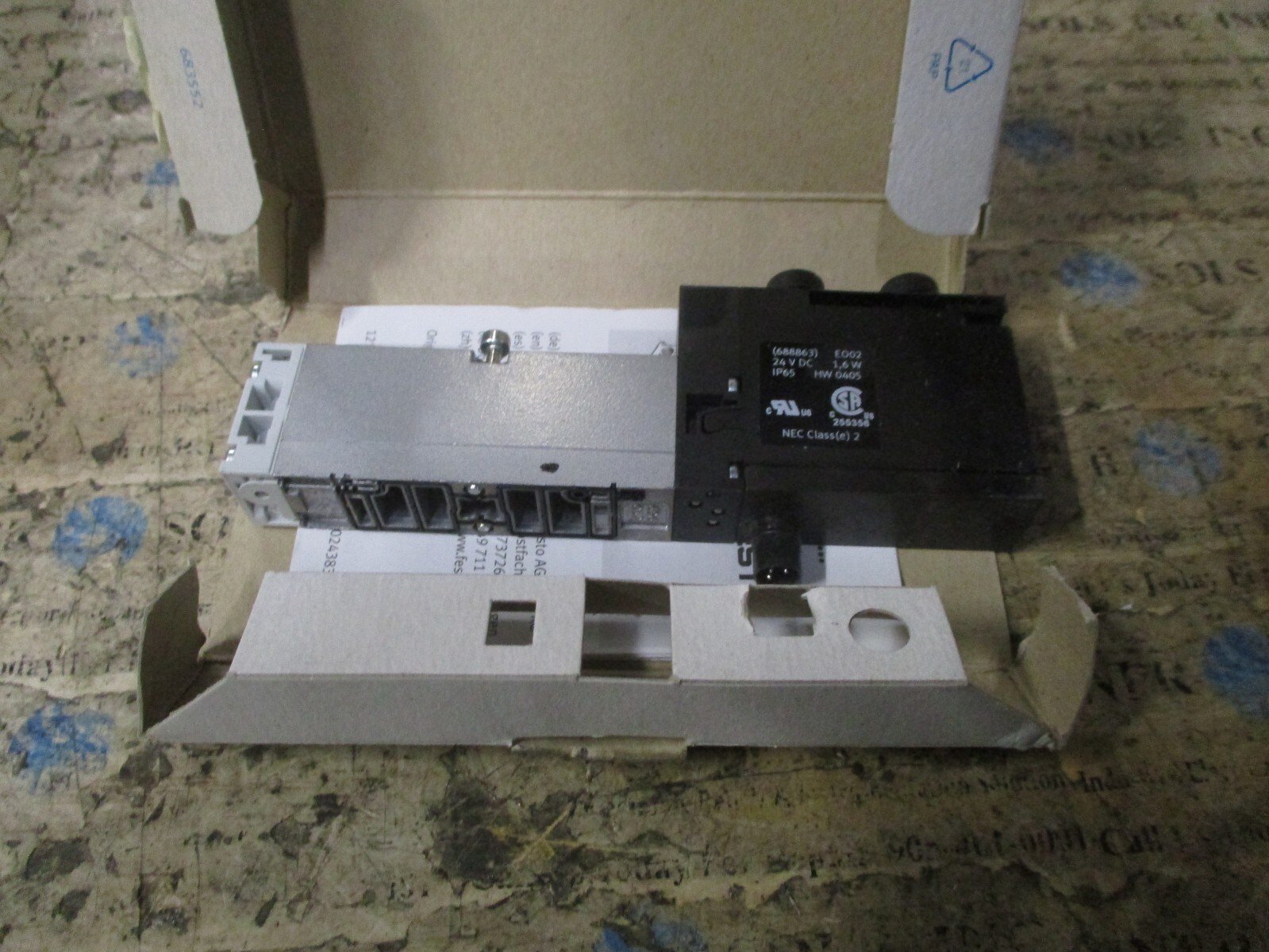Festo-VSVA-B-P53C-ZD-A2-1T1L-Solenoid-Valve-539188-9-10bar-13-145psi-24VDCNEW-166569232155 Festo VSVA-B-P53C-ZD-A2-1T1L Solenoid Valve 539188 .9-10bar 13-145psi 24VDC*NEW* - Image 1