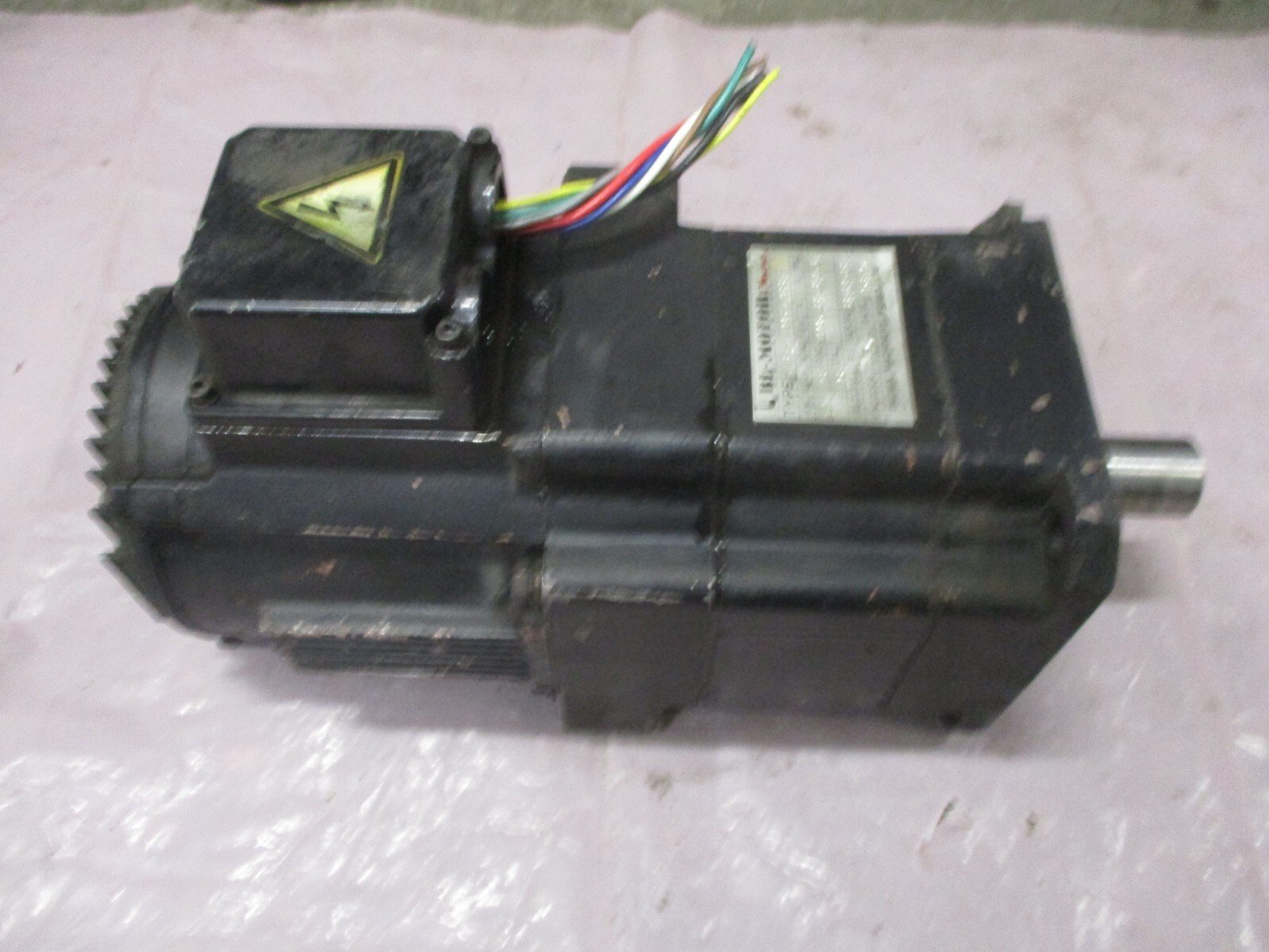 Okuma-BL-H100E-12SB-Servo-BL-Motor-12kW-1200rpm-155V-5A-6pol-108Stall-Tested-156698944575 Okuma BL-H100E-12SB Servo BL-Motor 1.2kW 1200rpm 155V 5A 6pol 108Stall *Tested* - Image 1