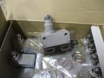 Omron D4E-1A10N Compact Limit Switch IP67 30VDC 0.5A Omron D4E-1A10N **Lot**NEW* - Image 4
