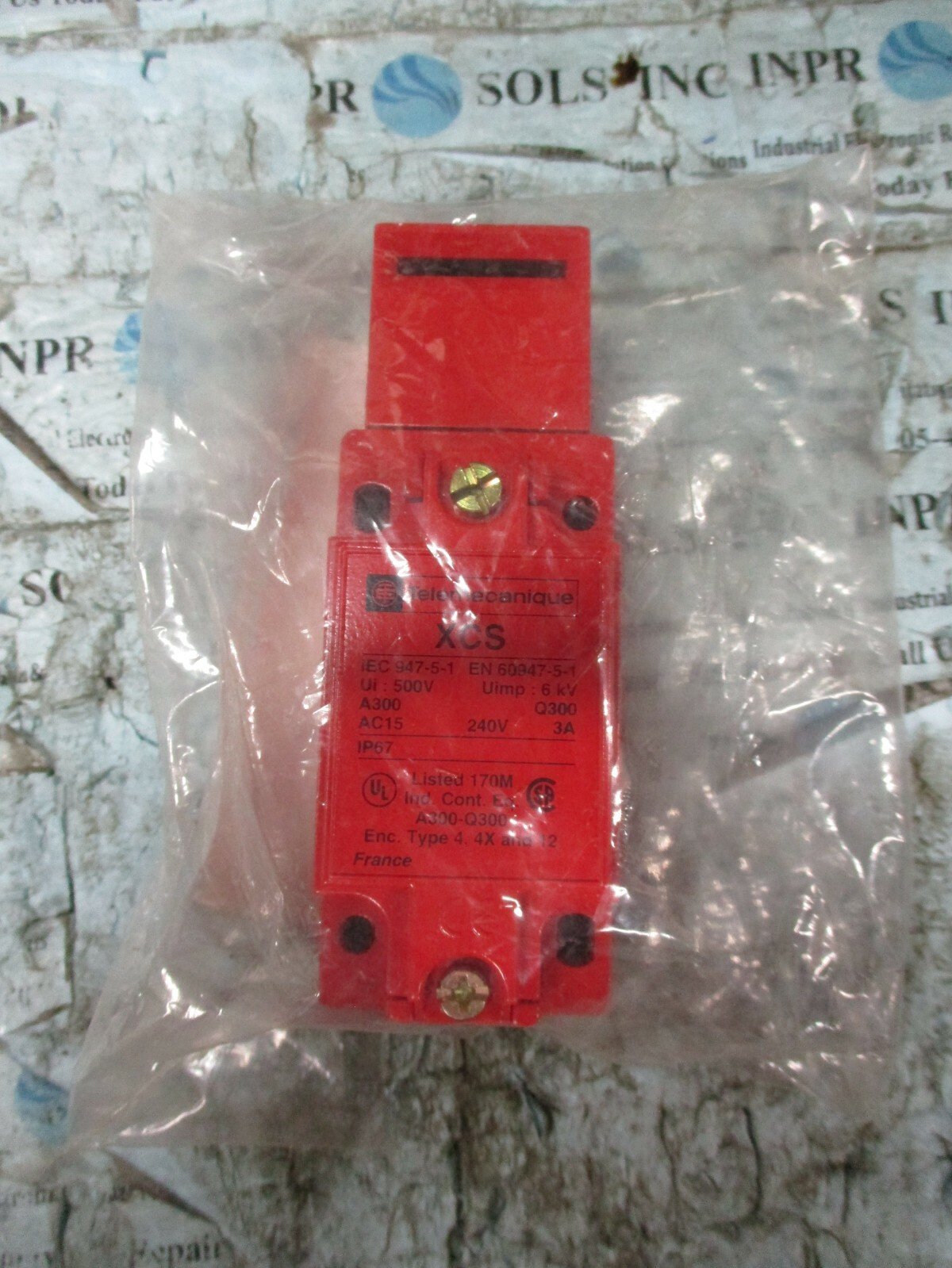 Telemecanique-XCS-Safety-Interlock-Switch-XCS-500V-6kV-240VAC-3A-Type-4-4XNEW-164256372705 Telemecanique XCS Safety Interlock Switch XCS 500V 6kV 240VAC 3A Type 4, 4X*NEW* - Image 1