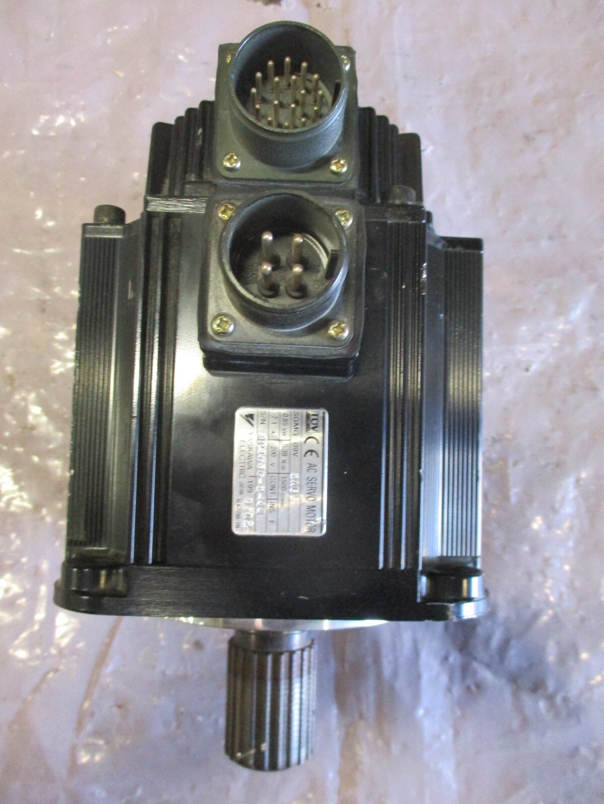 Yaskawa-SGMG-09V2AB-AC-Servo-Motor-085kW-71A-200VAC-539Nm-1500rpm-Tested-156234044895 Yaskawa SGMG-09V2AB AC Servo Motor 0.85kW 7.1A 200VAC 5.39N.m 1500rpm *Tested* - Image 1