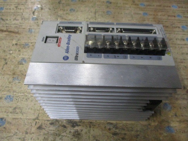 Allen-Bradley-2098-DSD-020-Ultra3000-Servo-Drive-120240V-Ser-C-18FLA-Tested-168442269606 Allen Bradley 2098-DSD-020 Ultra3000 Servo Drive 120/240V Ser C 18FLA *Tested* - Image 1