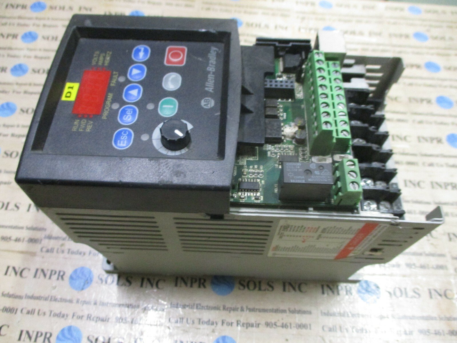 Allen-Bradley-22B-A2P3N114-PowerFlex40-AC-Drive-04kW05HP-240VAC-1Ph-Parts-165317703356 Allen Bradley 22B-A2P3N114 PowerFlex40 AC Drive 0.4kW/0.5HP 240VAC 1Ph *Parts* - Image 1