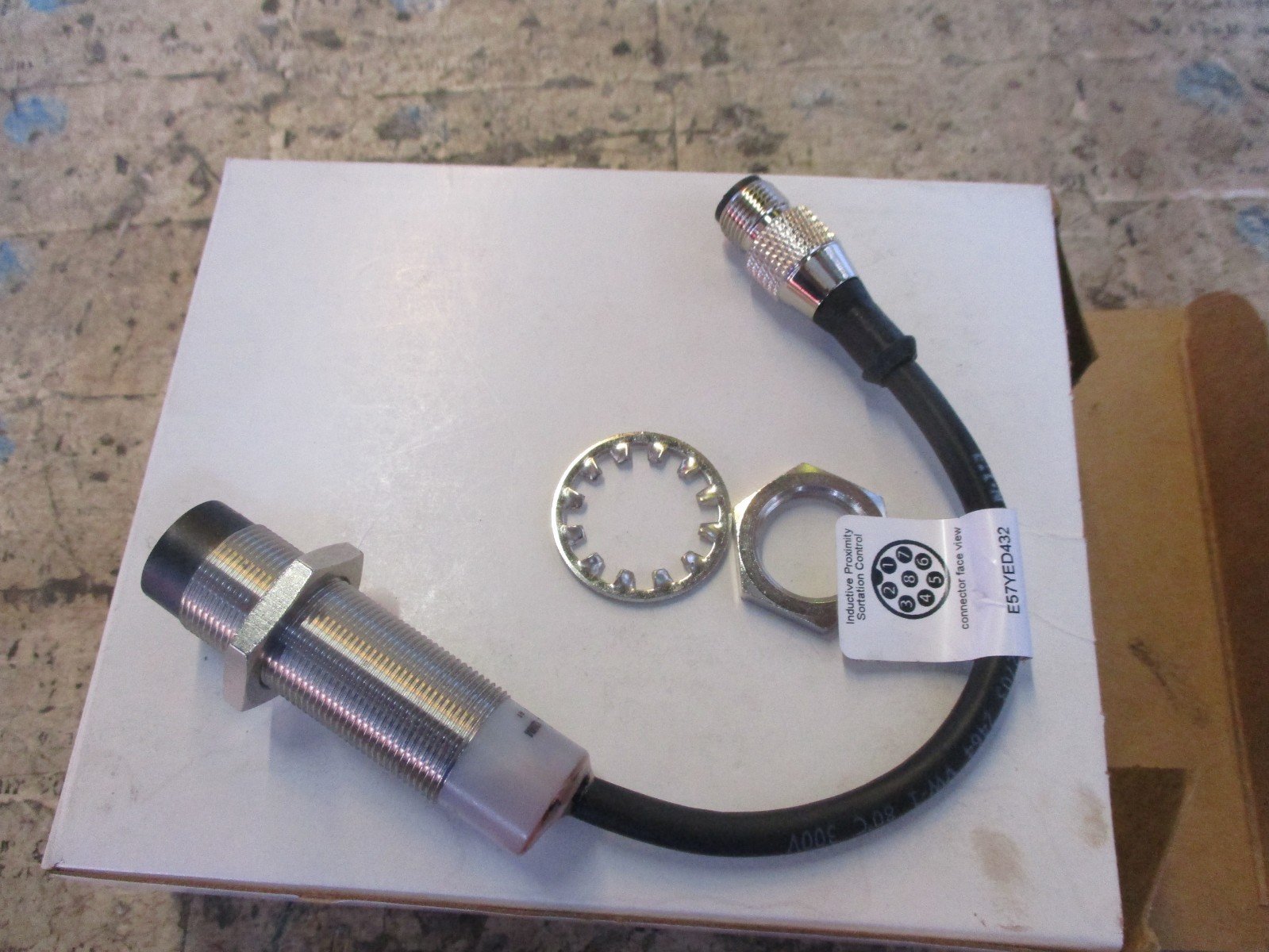 EATON-E57YED432-18mm-SorterProx-Inductive-Proximity-10-30VDC-300mA-Sn12mm-NEW-167624137896 EATON E57YED432 18mm SorterProx Inductive Proximity 10-30VDC 300mA Sn=12mm *NEW* - Image 1