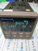 Honeywell DC300K-0-0A0-20-0C00-0 Temperature Controller 18VA *Fully Tested* - Image 3