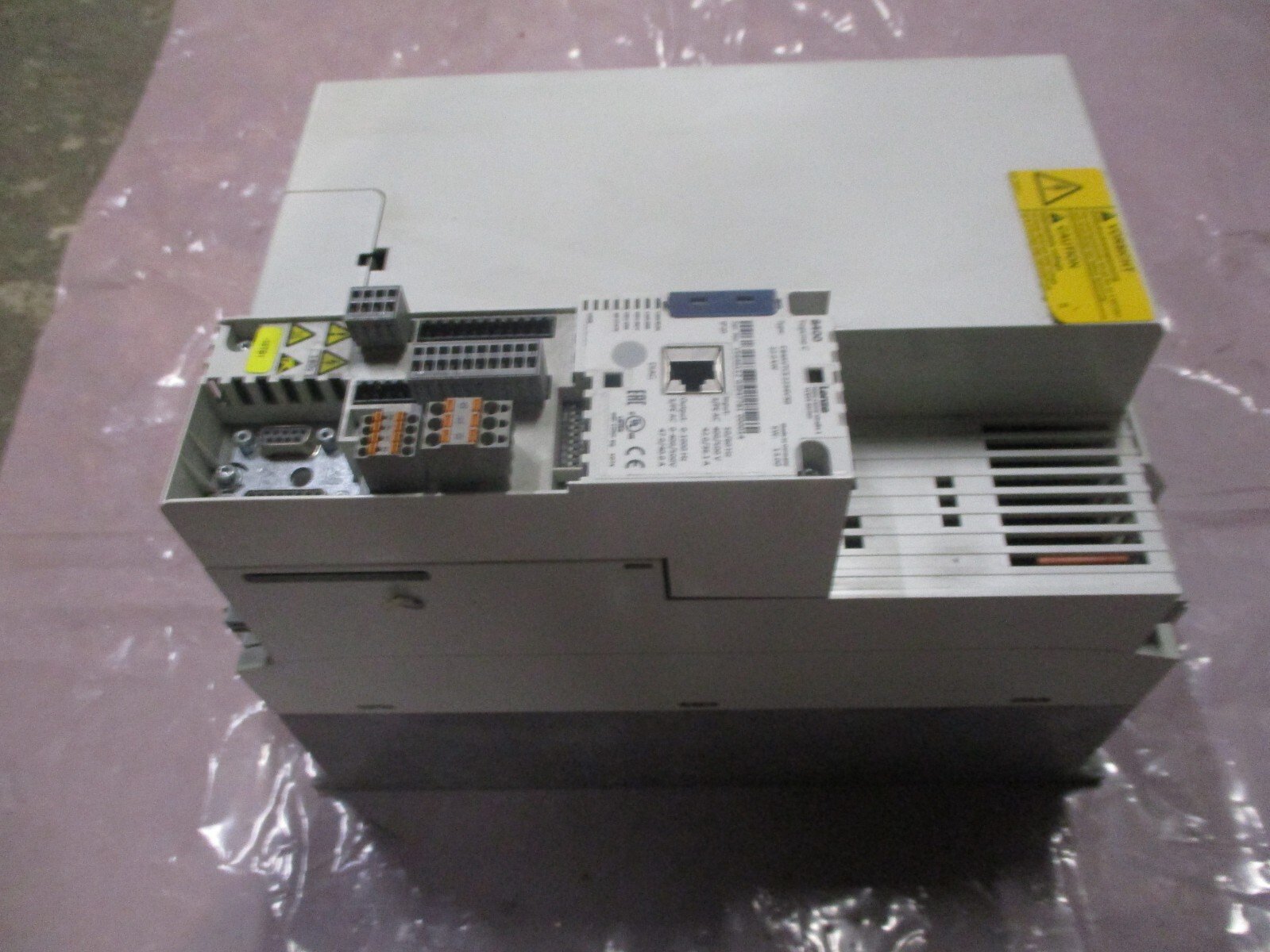 Lenze-E84AVTCE2234VX0-8400-TopLine-C-AC-Drive-22kW-400500V-47A40A-SW-13Parts-156112454746 Lenze E84AVTCE2234VX0 8400 TopLine C AC Drive 22kW 400/500V 47A/40A SW 13*Parts* - Image 1
