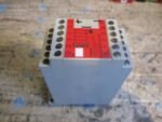 Omron F3SP-B1P Safety Light Curtain Control Unit 24VDC 250VAC F3SP-B1P *Tested*