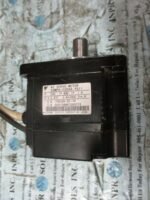 Yaskawa SGMPH-02DAA-YG11 AC Servo Motor 200W 400VAC 1.4A 3000rpm .637Nm *Tested* - Image 5