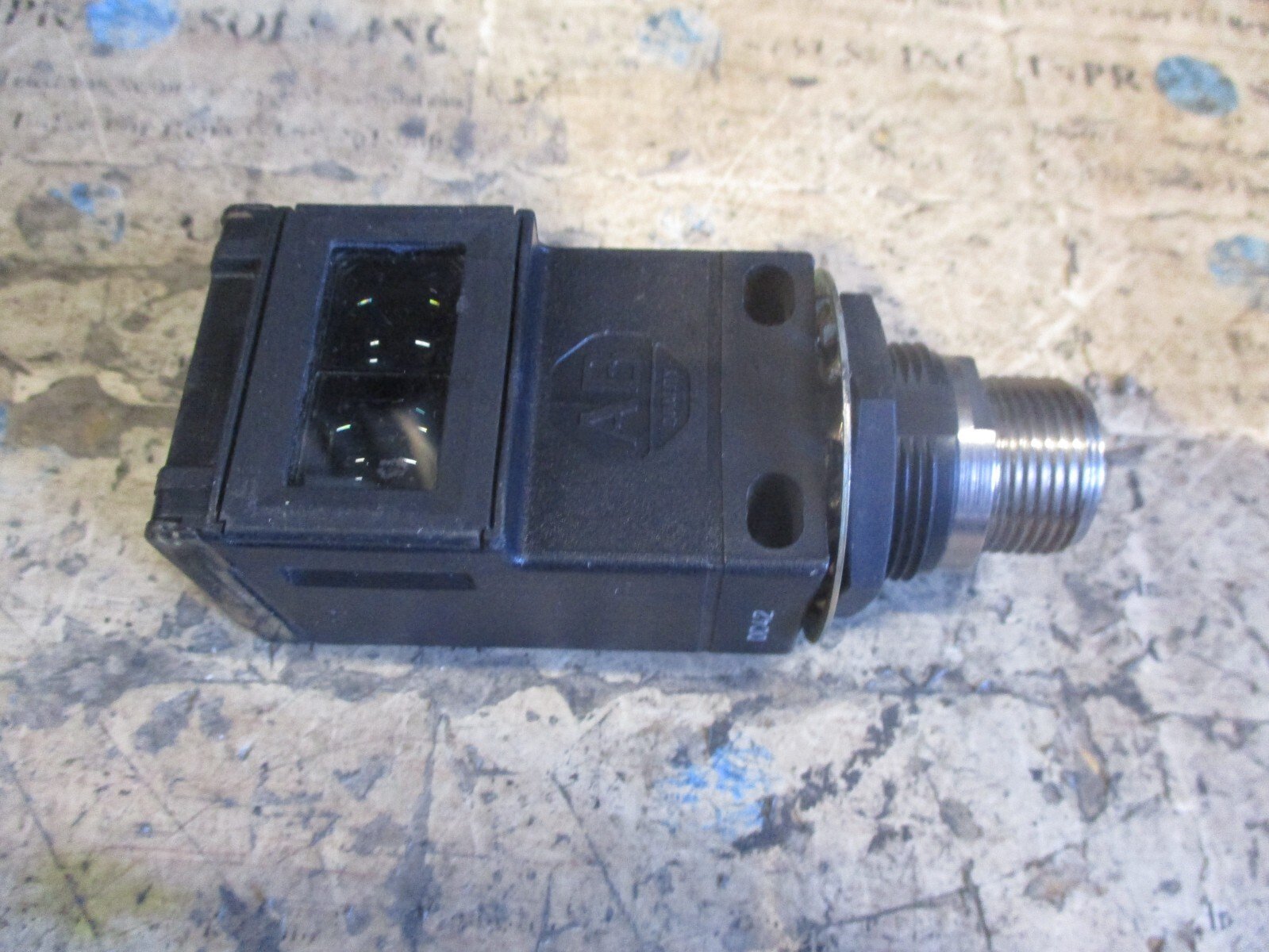 Allen-Bradley-42GNU-9200-QD1-PhotoSwitch-Polar-Retro-Module-Ser-A-REV-F-Tested-167051731737 Allen Bradley 42GNU-9200-QD1 PhotoSwitch Polar Retro Module Ser A REV F *Tested* - Image 1