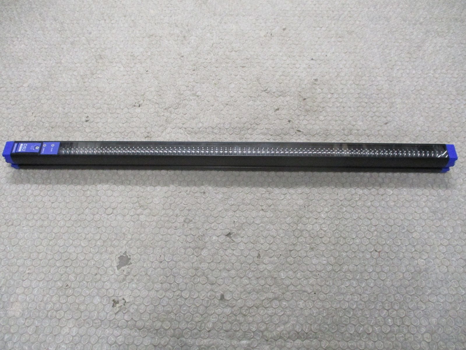 Datalogic-DS2-Emitter-DS2-05-07-060-JV-Area-Scan-SV2301-24VDC-03-5m-Tested-163020089857 Datalogic DS2 Emitter DS2-05-07-060-JV Area Scan SV2301 24VDC 0.3-5m *Tested* - Image 1