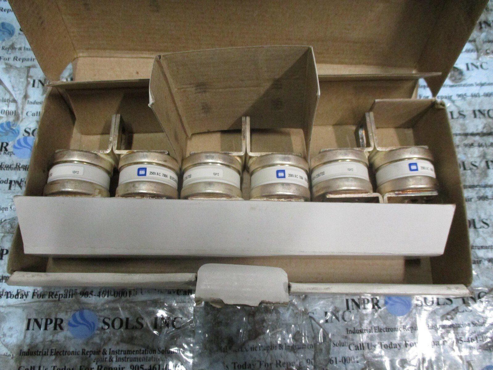 Ferraz-Shawmut-25-URGH236700-Fuse-250VAc-700A-25-URGH-236700-Tested-154283355317 Ferraz Shawmut 2,5 URGH236/700 Fuse 250VAc 700A 2,5 URGH 236/700 *Tested - Image 1