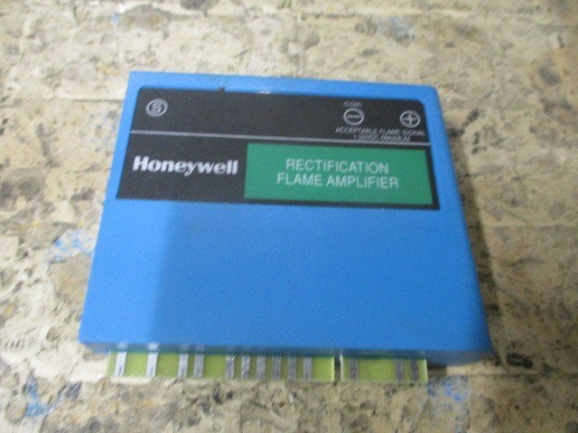 Honeywell-R7847A1033-Rectification-Flame-Amplifier-3Sec-Response-Time-Tested-157594121207 Honeywell R7847A1033 Rectification Flame Amplifier 3Sec Response Time *Tested* - Image 1