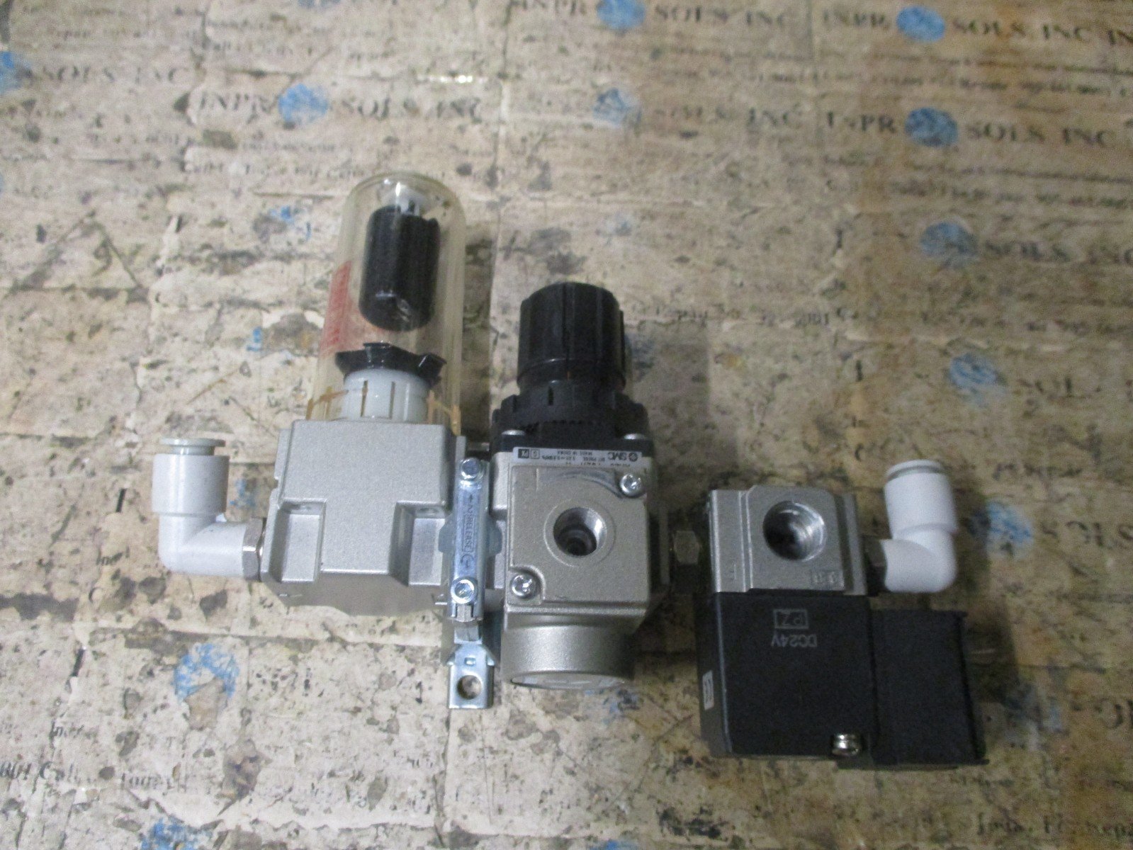 SMC-EVT307-5D0-02F-Q-Pneumatic-Solenoid-Valve-SMC-AF20-F02C-Valve-Tested-157145533447 SMC EVT307-5D0-02F-Q Pneumatic Solenoid Valve SMC AF20-F02C Valve *Tested* - Image 1