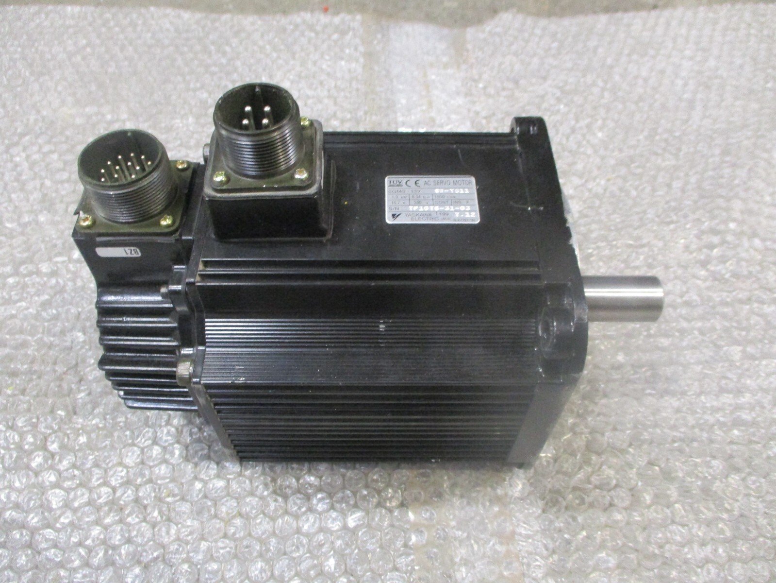 Yaskawa-SGMG-13V6W-YG11-AC-Servo-Motor-13kW-167A-834Nm-1500rpm-200V-Tested-165921562197 Yaskawa SGMG-13V6W-YG11 AC Servo Motor 1.3kW 16.7A 8.34Nm 1500rpm 200V *Tested* - Image 1